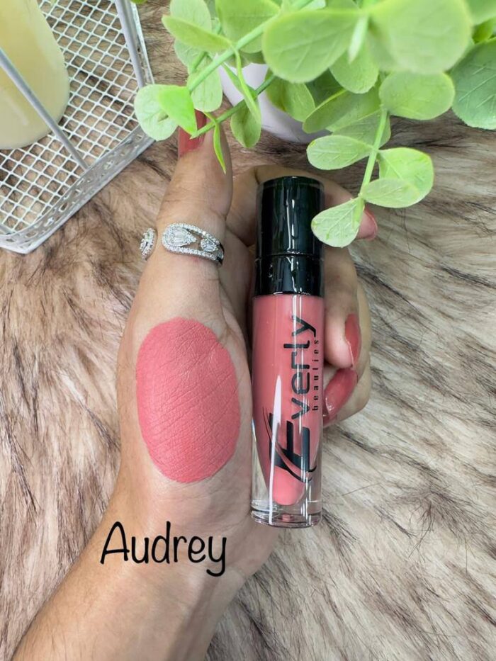 Everly Beauties Lipstick Audrey