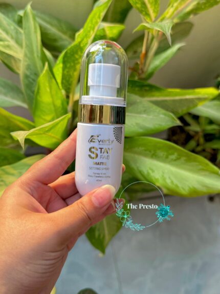 Everly Stay Matte Setting Spray