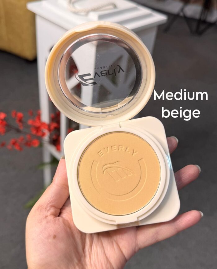 Everly matte Compact powder Waterproof full coverage mediym beige