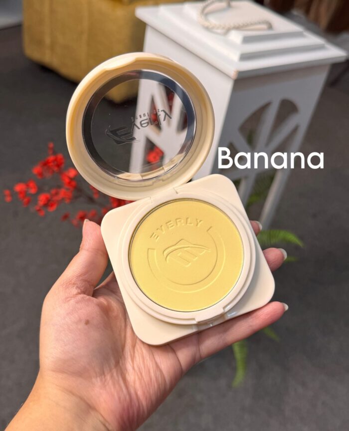 Everly matte Compact powder Waterproof full coverage banana
