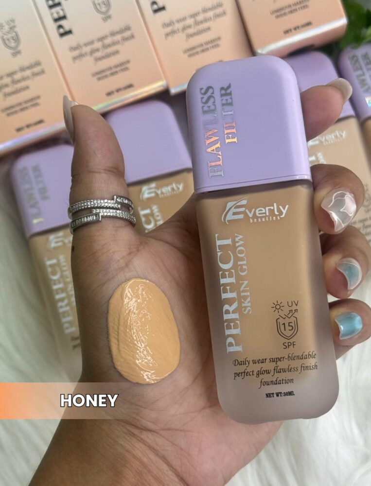 Everly Beauties Perfect Skin Glow Foundation SPF 15 1