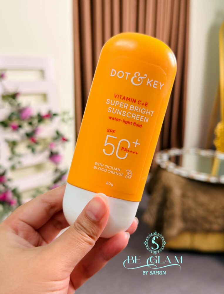 Dot & Key Vitamin C + E super Bright Sunscreen ( Water-light fluid) SPF 50+ PA++++